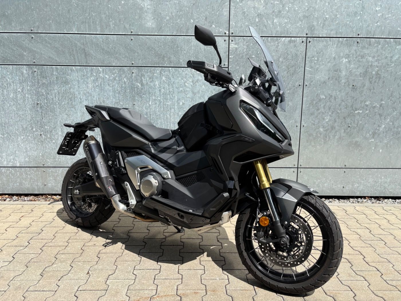 Fahrzeugabbildung Honda ADV 750 - X-ADV Griffheizung Akrapovic