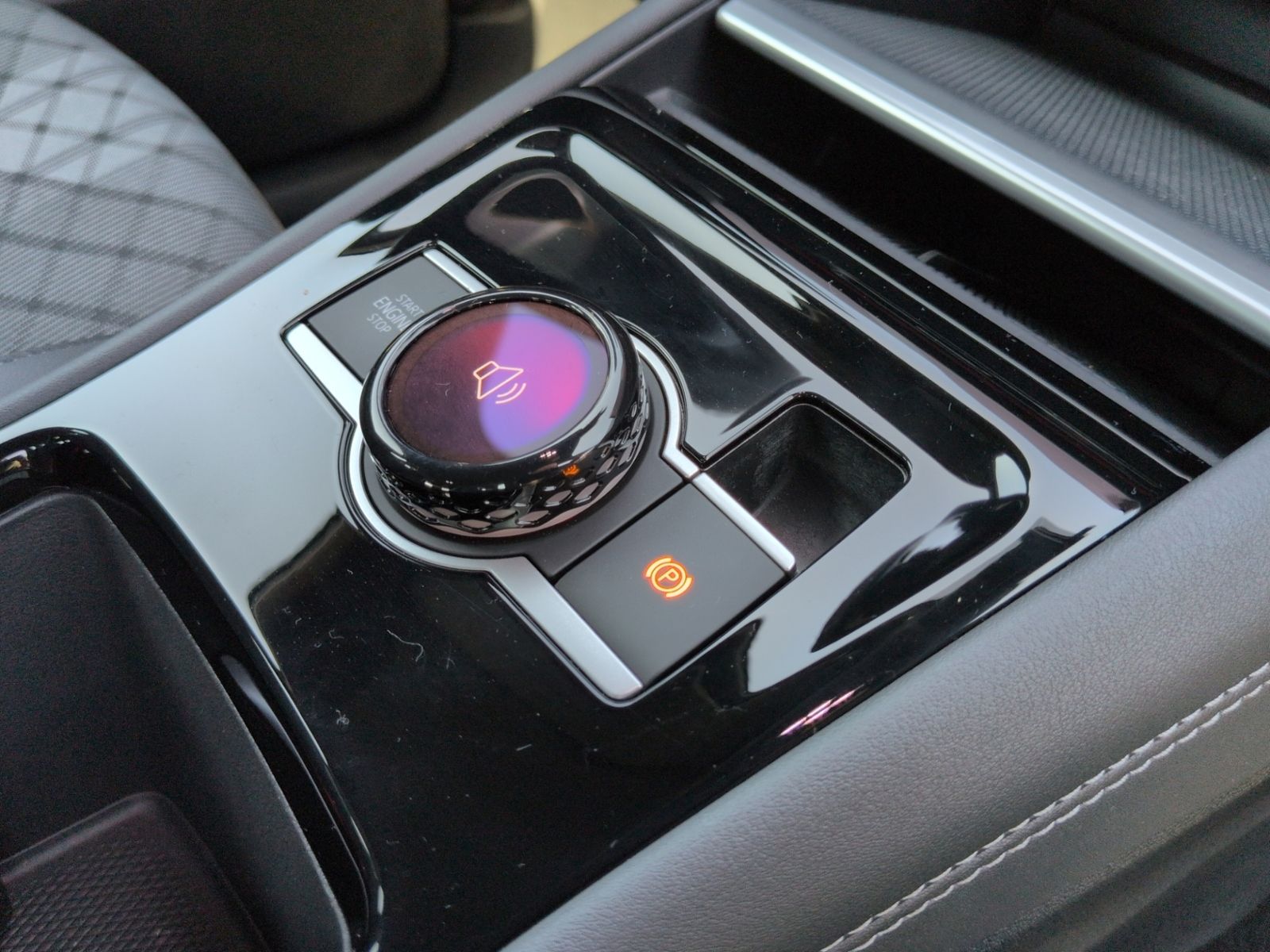 Tiguan R-Line 1.5 eTSI DSG NAVI+LED+SHZ+