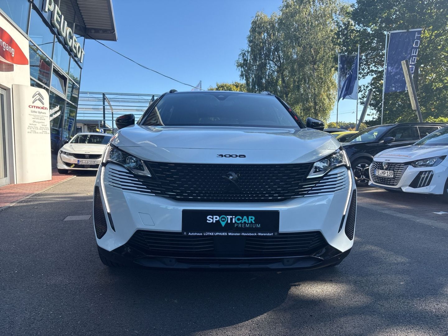 Fahrzeugabbildung Peugeot 3008 GT BlueHDi 130 EAT8 El. Panodach Navi Leder