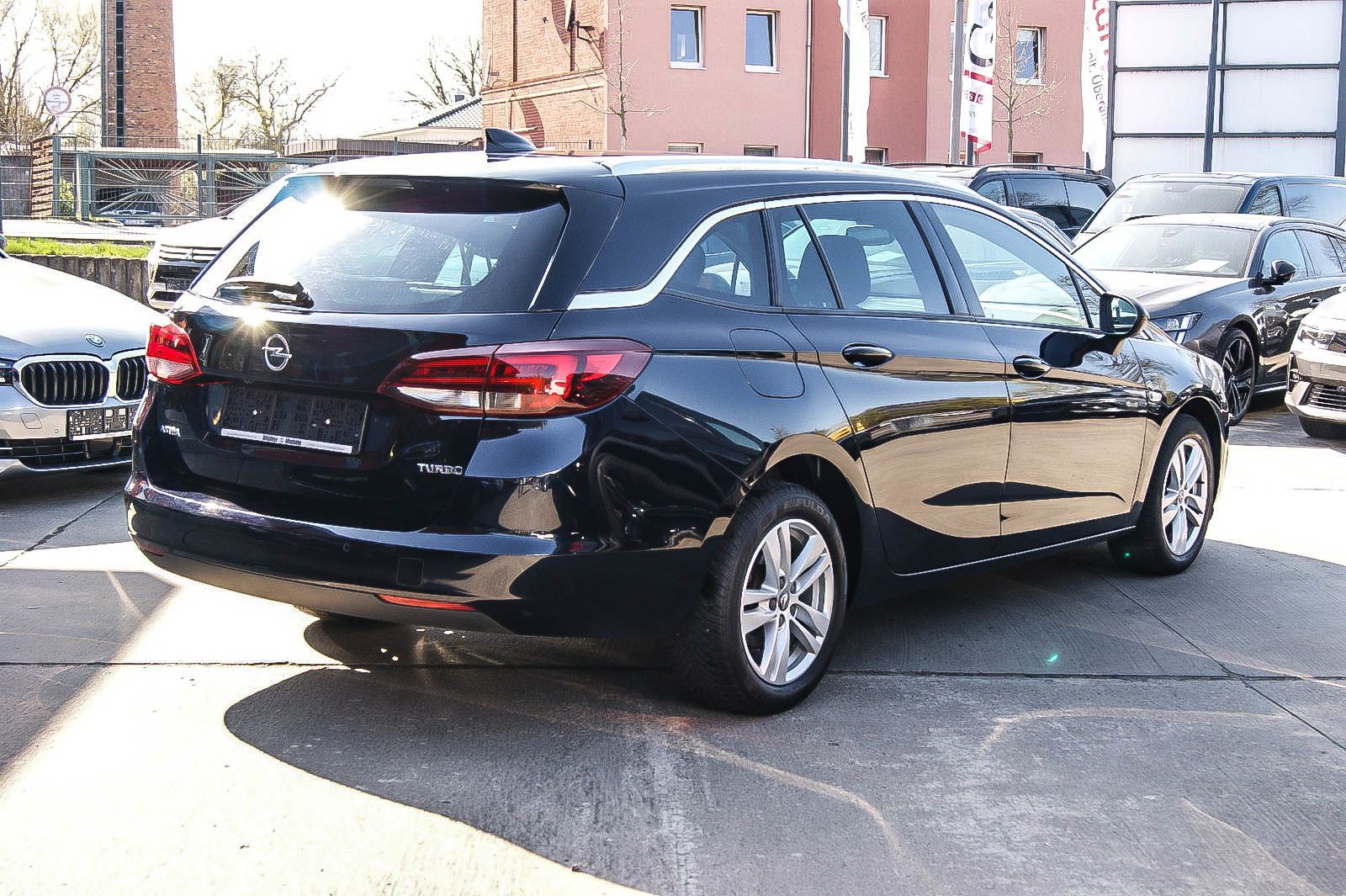 Fahrzeugabbildung Opel Astra K Sports Tourer 14 Dynamic NAVI 900 KAMERA