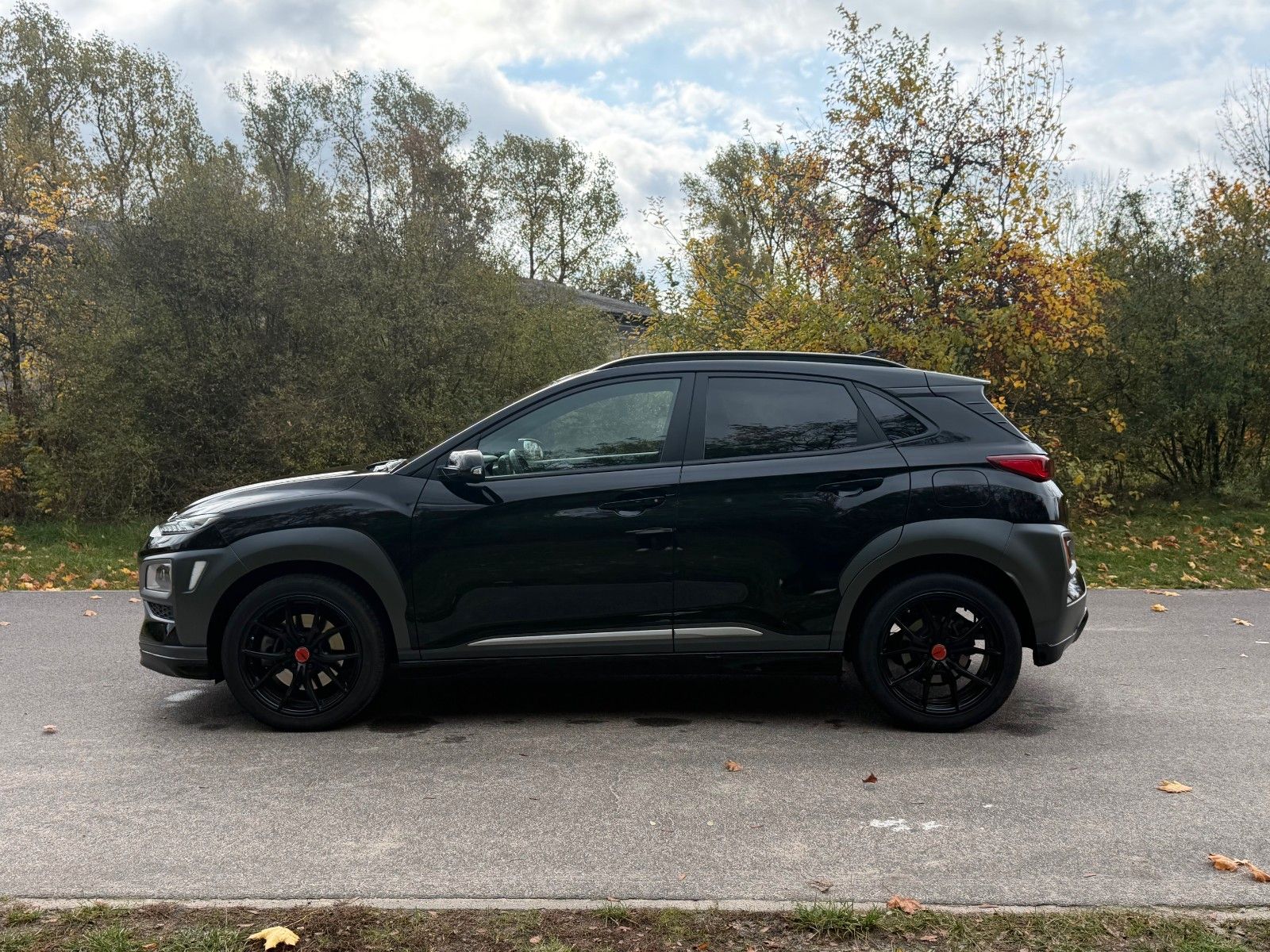 Fahrzeugabbildung Hyundai KONA 1.6T-GDI*Unique*2WD*DCT*RFKamera*Navi*SHZ*