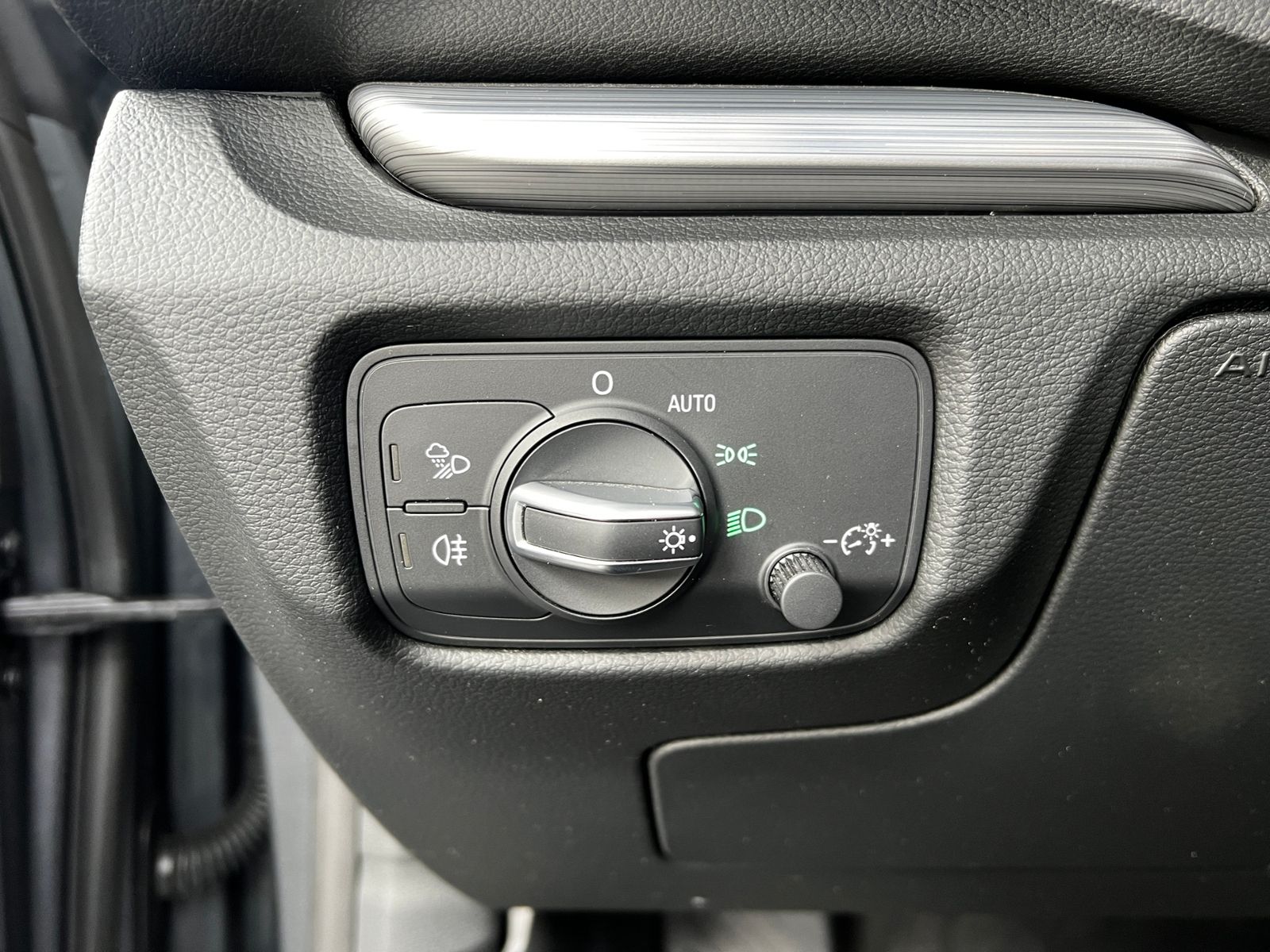 Fahrzeugabbildung Audi A3 Cabriolet sport AHK LED XENON NAVI