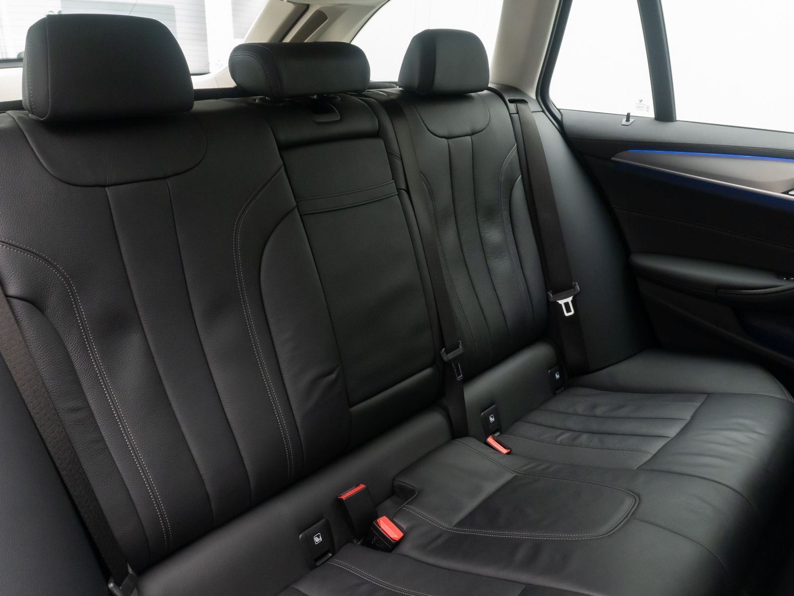 Fahrzeugabbildung BMW 540d xD Luxury Line Panorama H/K HUD Bel&uuml;ftung