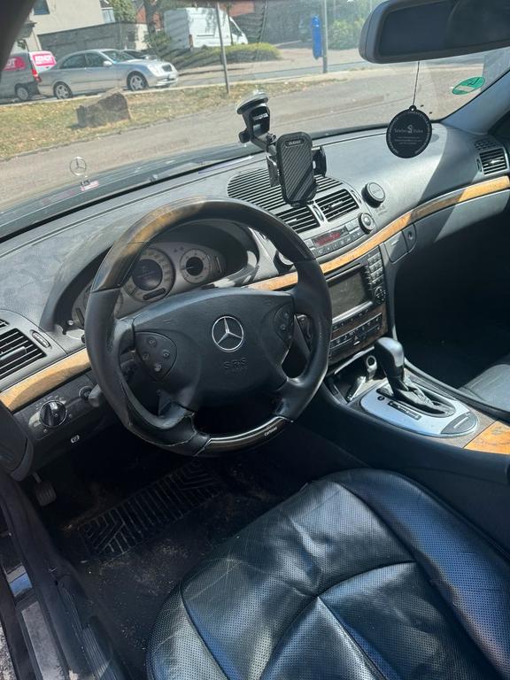 Mercedes-Benz E 320