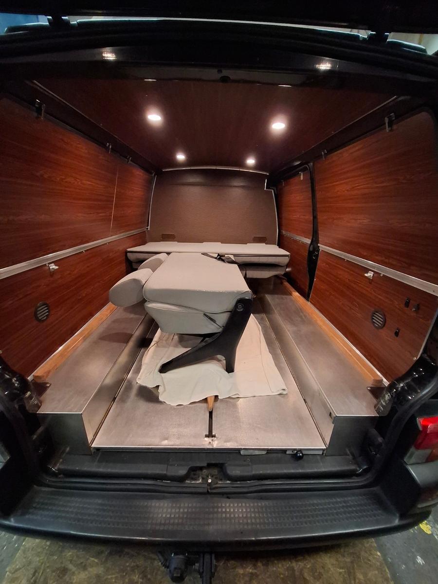 Volkswagen T4 Bestattungswagen auf Kombi Basis