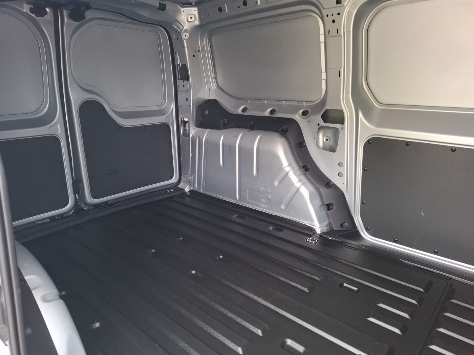 Fahrzeugabbildung Volkswagen Caddy Kasten Maxi TSI DSG STH Navi GRA PDC SH