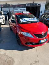 Lancia Ypsilon 1.2 69 CV 5 porte Platinum - rote Lancia Ypsilon