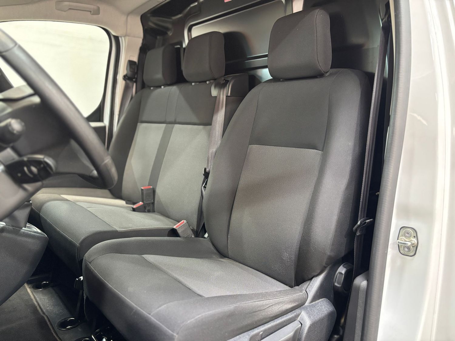 Fahrzeugabbildung Opel Vivaro Edition 2.0 XL L3 Kasten #Klima#Tempomat
