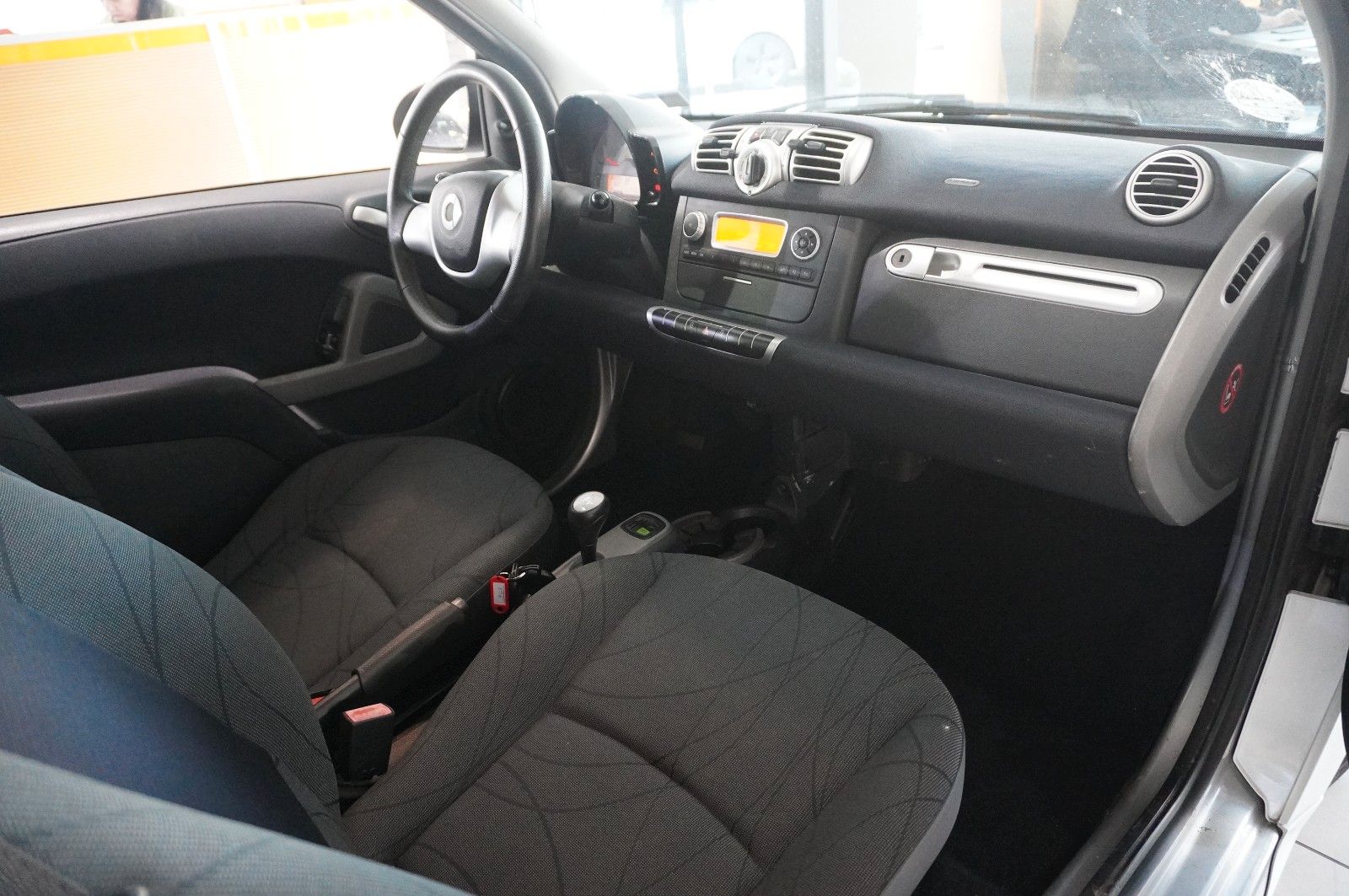 Fahrzeugabbildung Smart ForTwo 1.0 COUPE PASSION AUTOM. KLIMA/PANO/RADIO