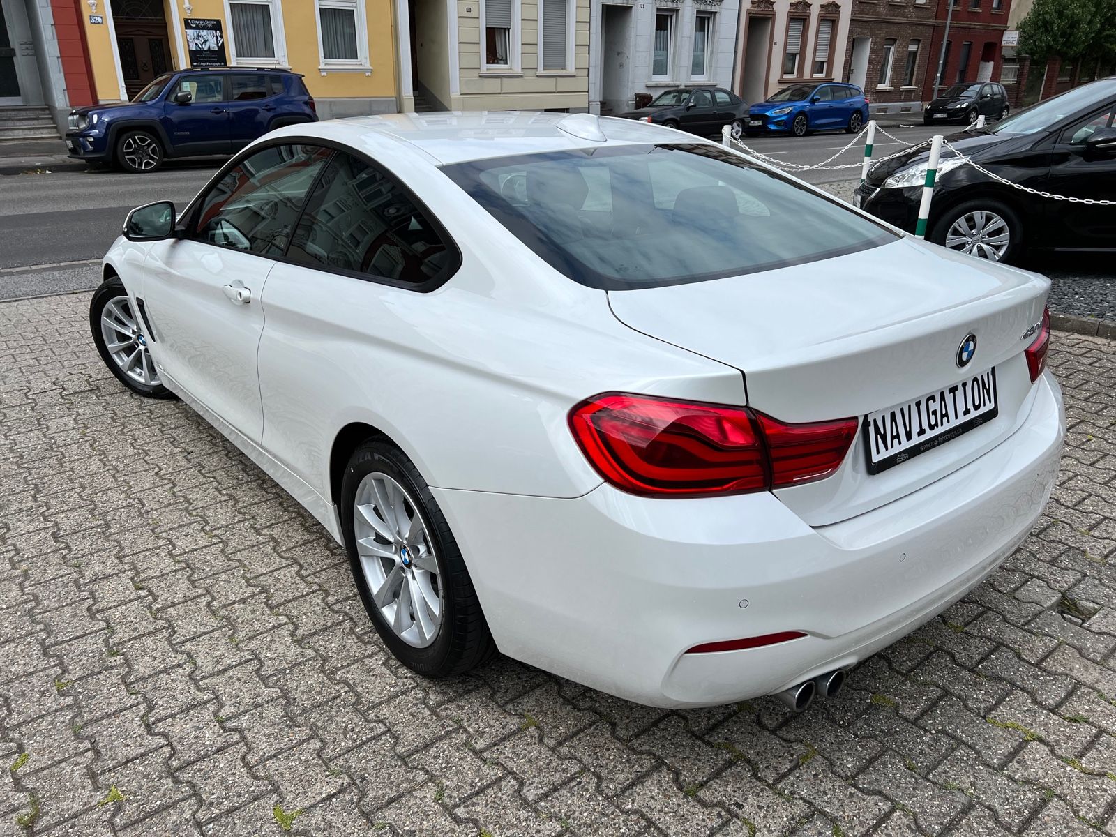 Fahrzeugabbildung BMW 420 Baureihe 4 Coupe 420 d  1-HAND LED NAVI