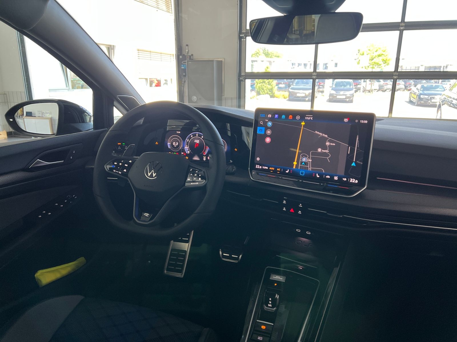 Fahrzeugabbildung Volkswagen Golf VIII R 2.0 TSI DSG 4MOTION *R-Performance P