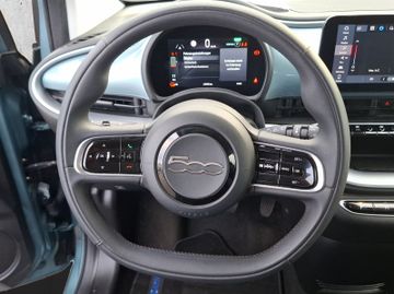 Fiat 500 e Icon KeyLess+Navi+LM+PDC+SoundSys+SpurH