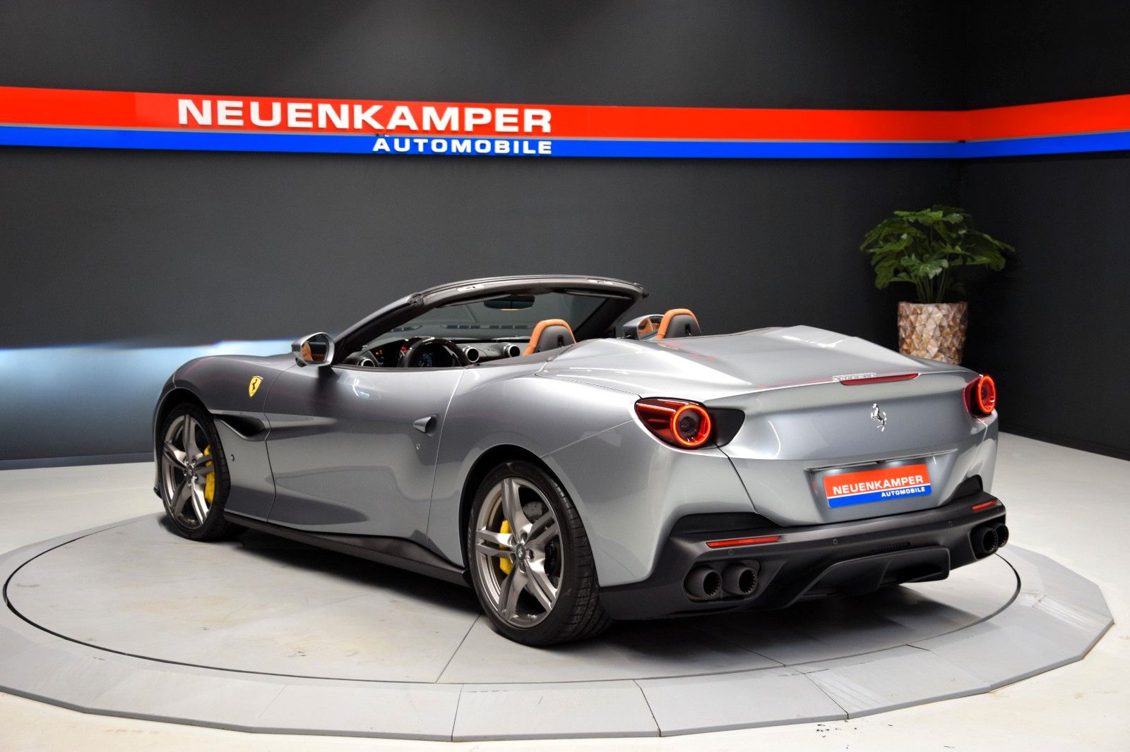 Fahrzeugabbildung Ferrari Portofino ACC Kamera Display Garantie  ADAS 1.Ha