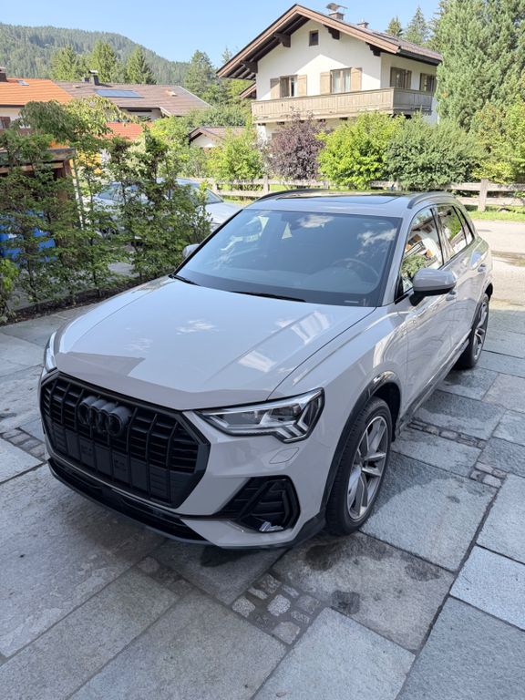 Image of Audi Q3