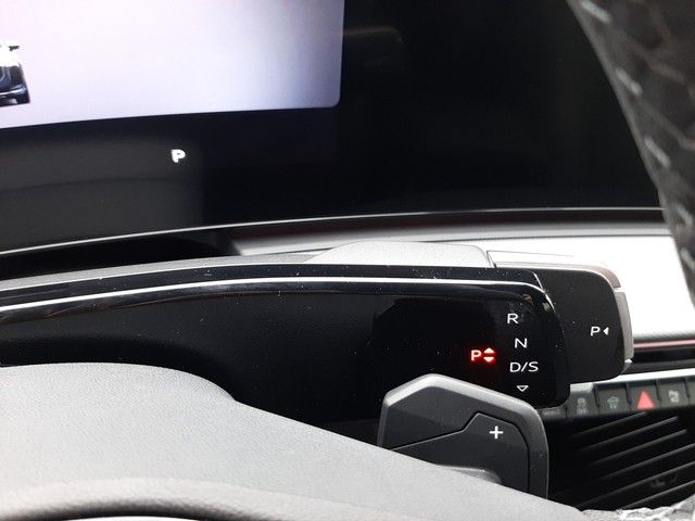 Fahrzeugabbildung Audi Q3 e-hybrid S line TechPro Pano Matrix HuD 20"