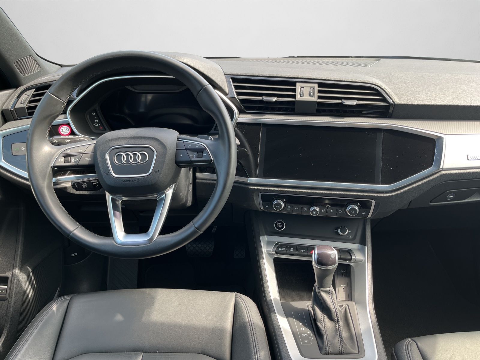 Audi Q3 45 TFSIe S tronic NAVI PANO KAMERA ACC foto 4