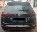 Volkswagen Tiguan 2.0 TSI 162kW DSG 4MOTION Highline Hi... - Volkswagen Tiguan mit Benzin-Antrieb: Schwarz, Head-Up Display