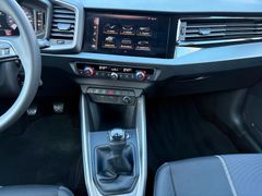 Fahrzeugabbildung Audi A1 Sportback 25 TFSI advanced - APP*Sitzhzg*PDC!