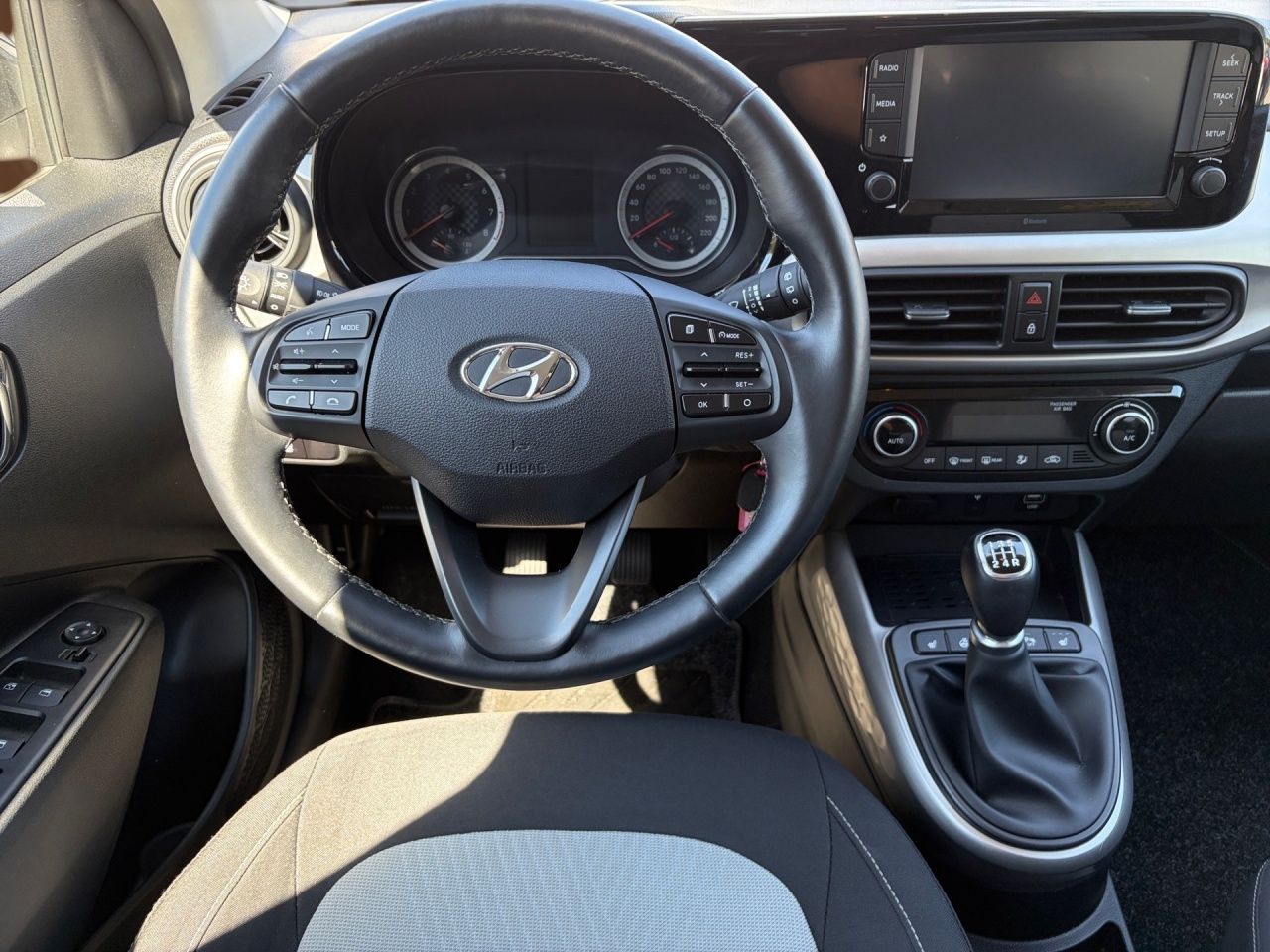 Fahrzeugabbildung Hyundai i10 STYLE *DACHLACK.*USB*ZV*SPURH*