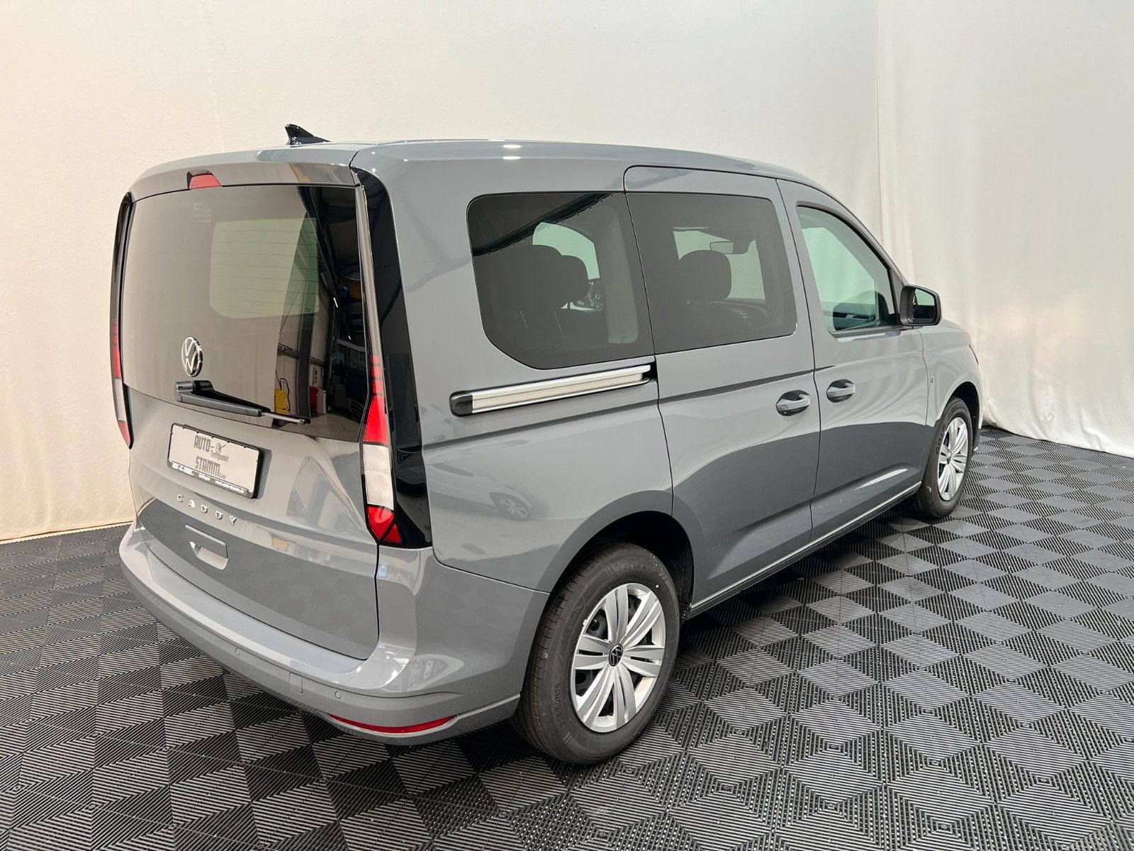 Fahrzeugabbildung Volkswagen Caddy 1.5 TSI /DSG/ACC/PDCh./Winterpaket
