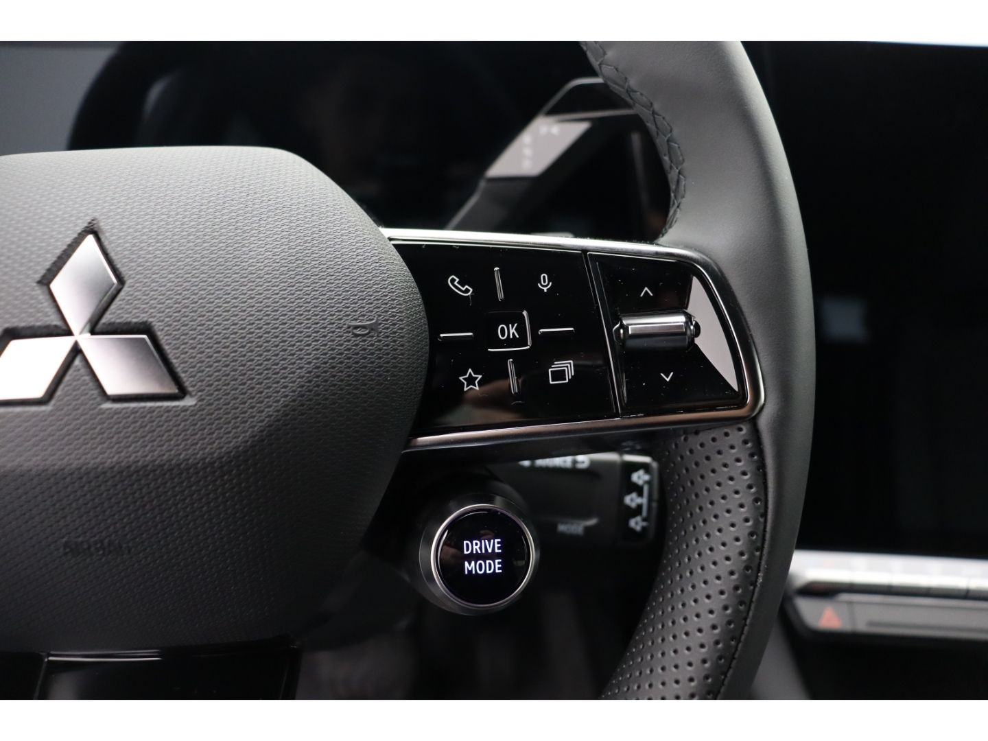 Fahrzeugabbildung Mitsubishi Eclipse Cross Diamant Top 11 KW ACC Totwinkelass