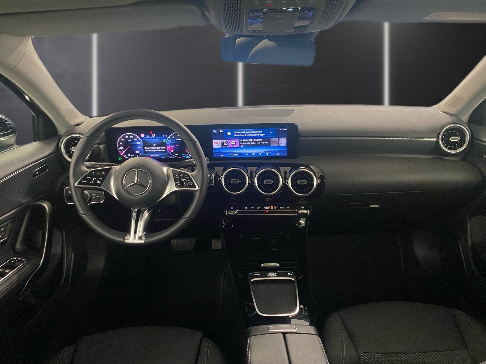 Fahrzeugabbildung Mercedes-Benz A 180 Progressive *LED*Kamera*MBUX*PDC*SHZ*7GDCT