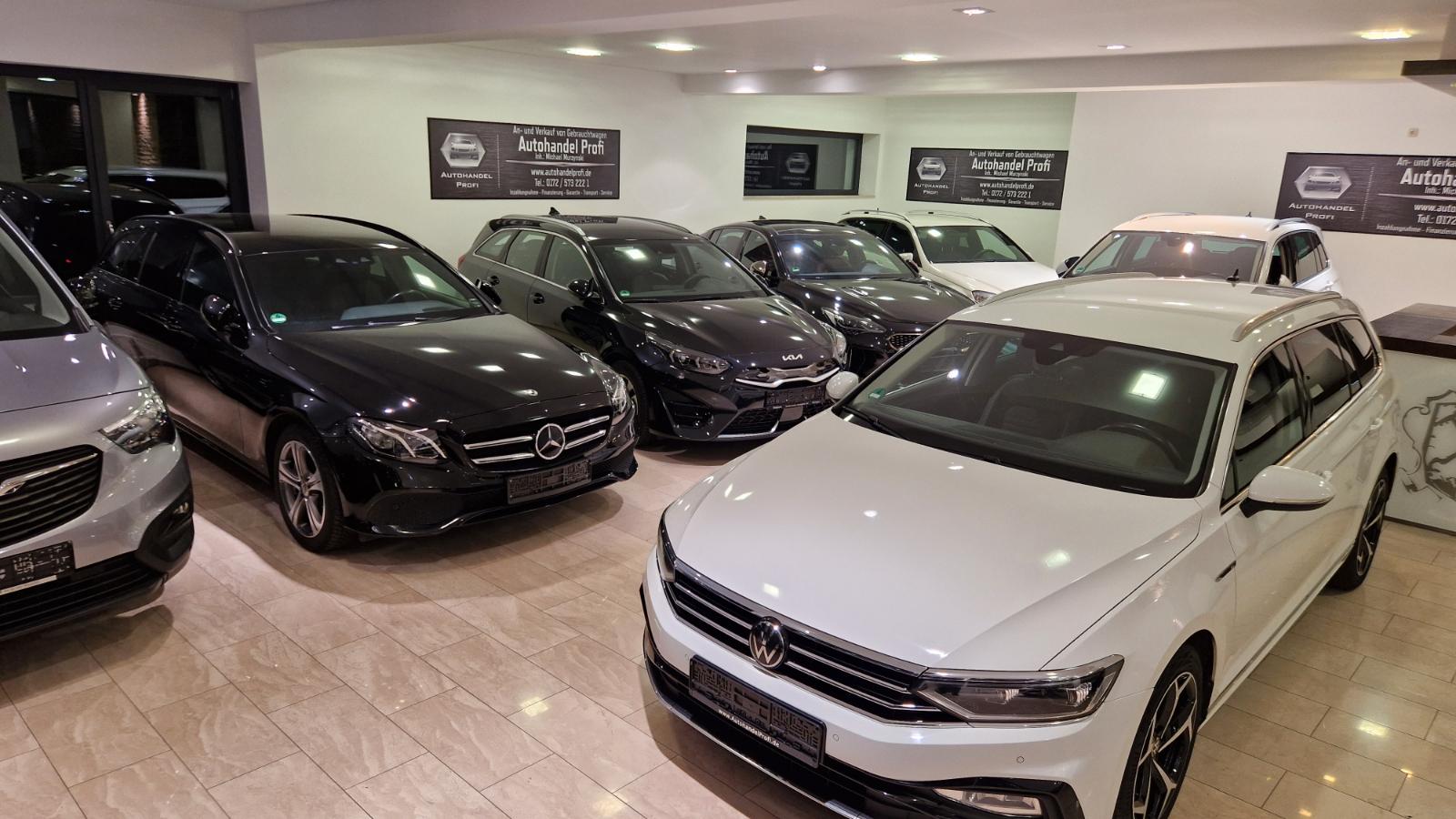 showroom-image-top
