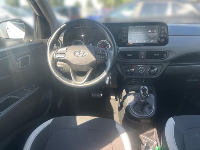 Fahrzeugabbildung Hyundai i10 Trend Navi Apple CarPlay Android Allwetterre
