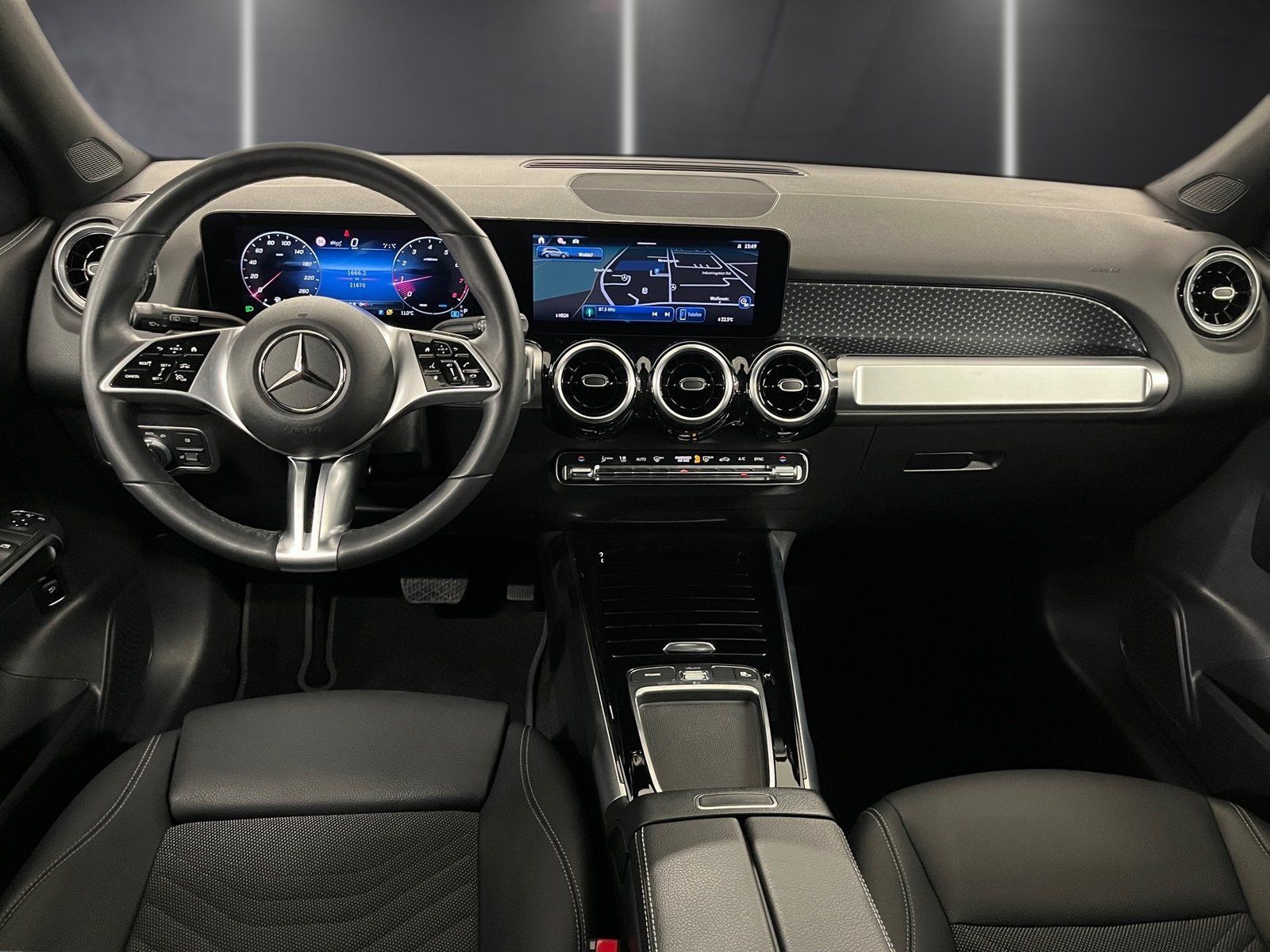 Fahrzeugabbildung Mercedes-Benz GLB 200 Progressive*AHK*Distro*360°*Totwi*MBeam*