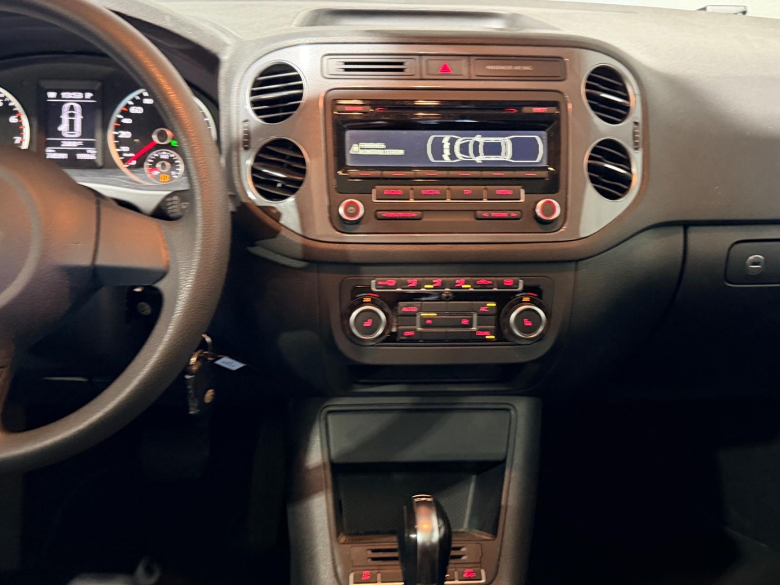 VOLKSWAGEN TIGUAN TRACK & FIELD 2.0 TSI 179ch 4MOTION BVA Toit pano Sièges chauffants Crochet attelage Historique présent - 2EME MAIN
