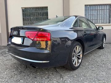 Audi A8 - 6