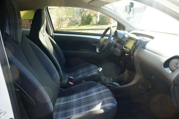 Fahrzeugabbildung Peugeot 108 Allure aus 1. Hand, erst 8Tkm!