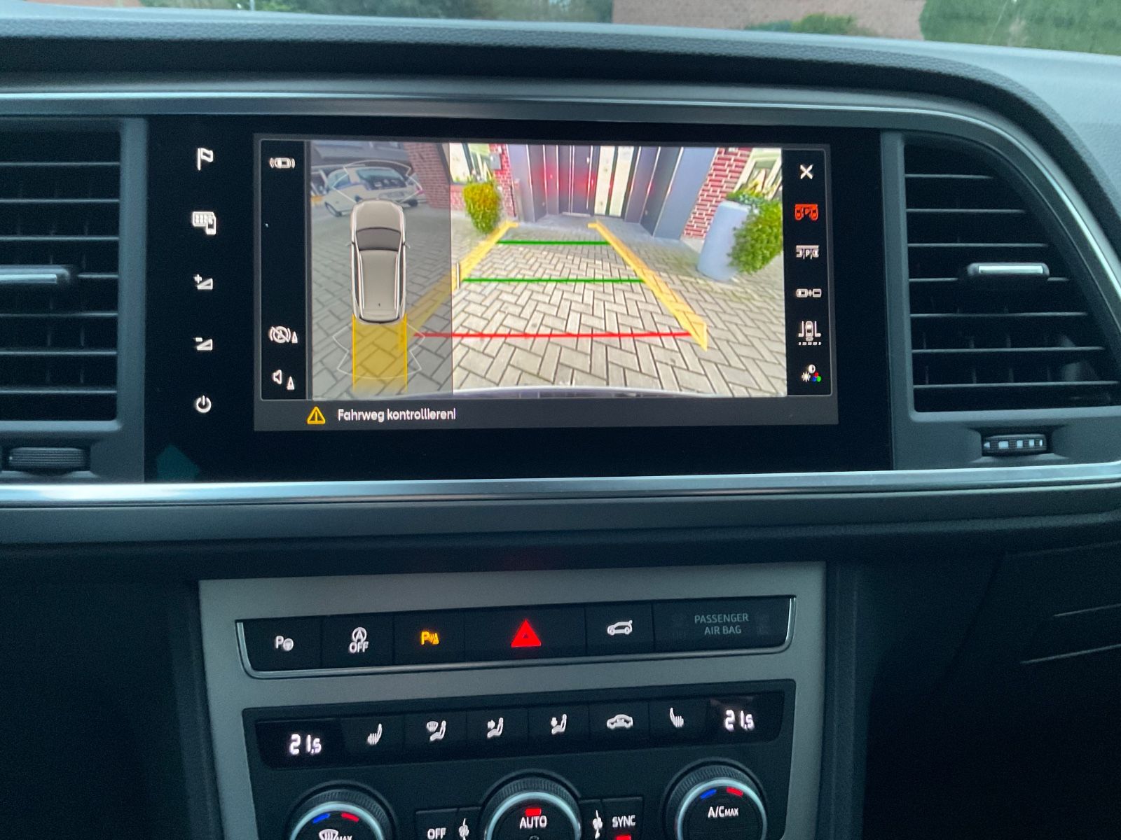 Fahrzeugabbildung SEAT Ateca 1.5 TSI Xperience DSG,Kamera,Navi,LED