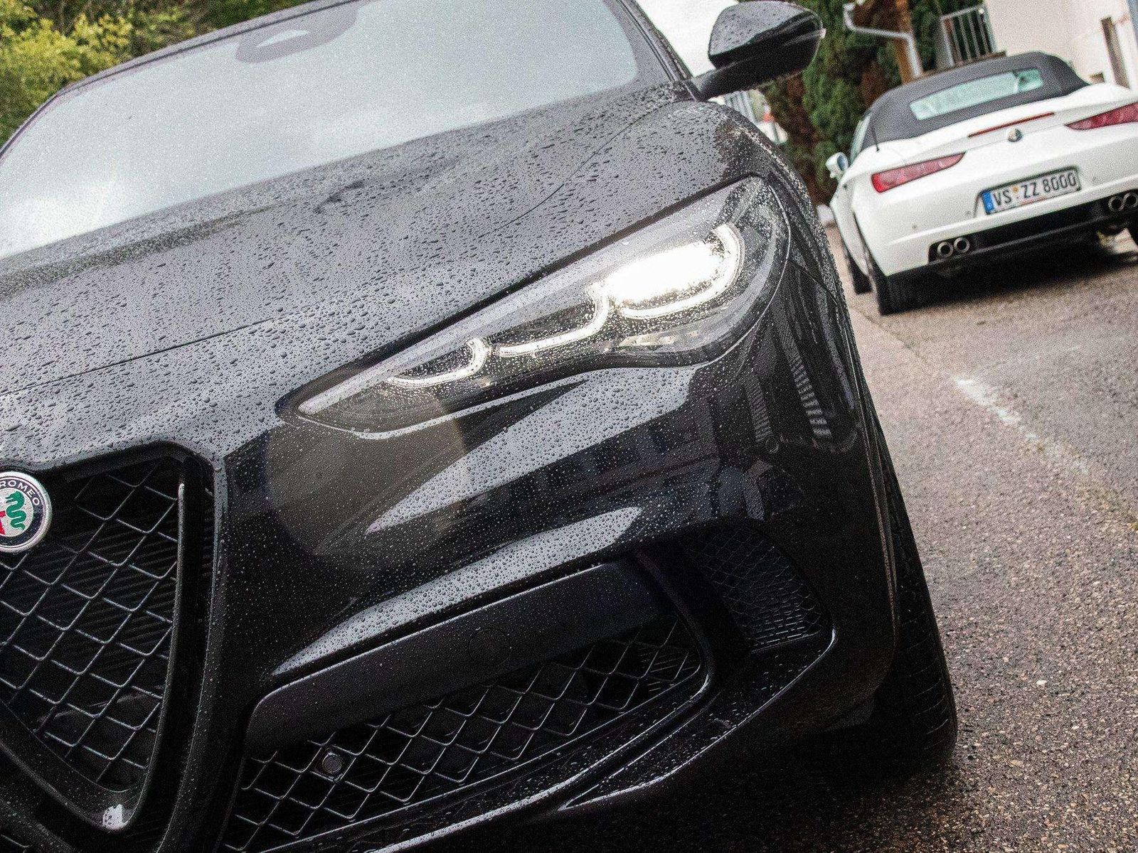 Fahrzeugabbildung Alfa Romeo Stelvio Quadrifoglio 2,9l Q4 vom AR Vertragshänd