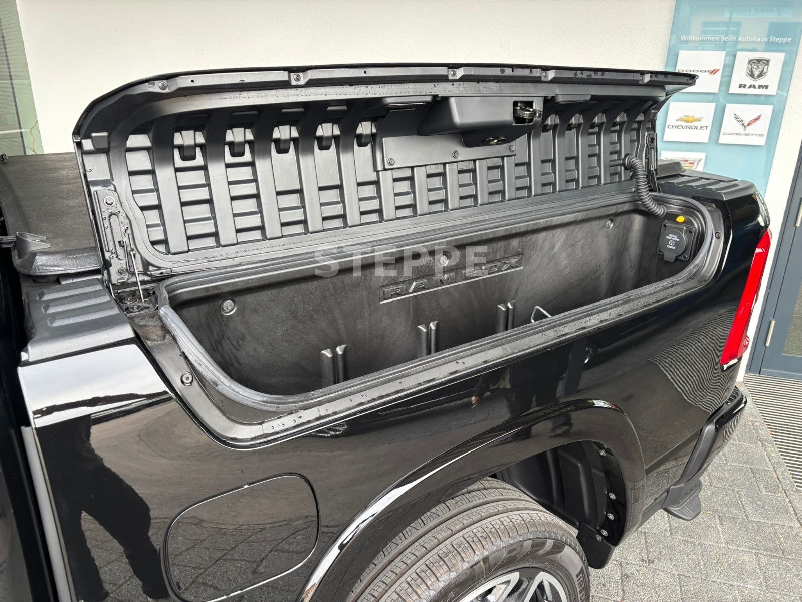 Dodge 2026 RAM 1500 Limited Longhorn 5,7LV8 Rambox