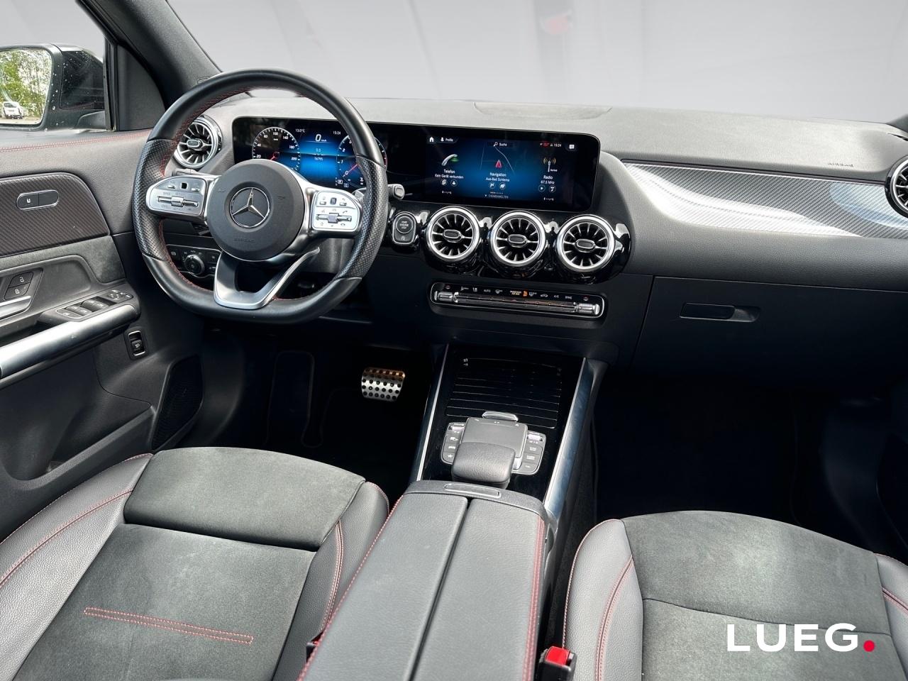 Mercedes-Benz GLA 200 AMG+NIGHT+DISTRONIC+360+MULTIB+EL HECKKL