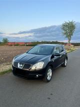 Nissan Qashqai J10  Automatik  7-Sitzer ... - Nissan Qashqai J10 mit Diesel-Antrieb