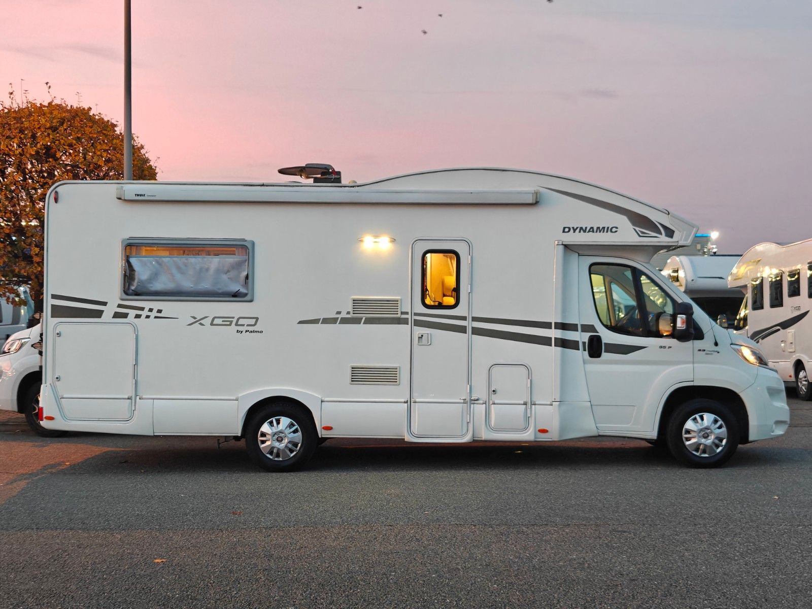 Fahrzeugabbildung XGO Dynamic 95 P - Autom. SAT, TV, Einzelbetten -