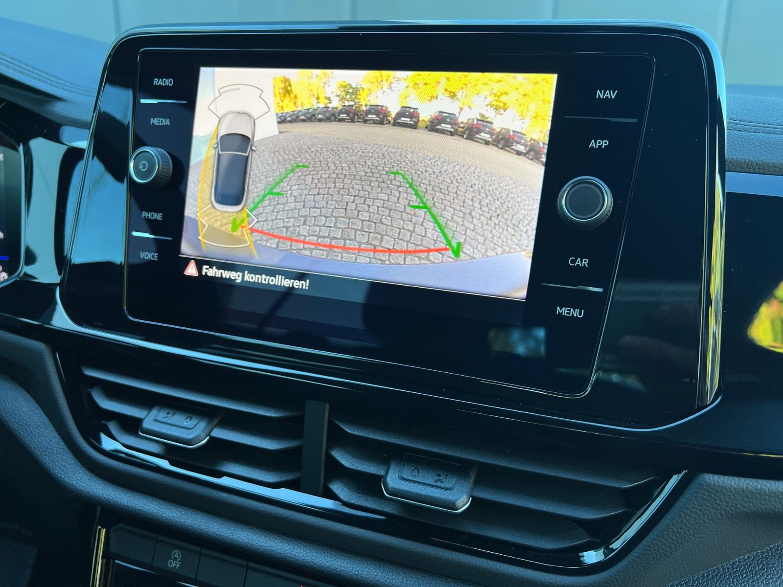 Fahrzeugabbildung Volkswagen T-Roc Cabriolet 1.5 TSI DSG *AHK, LED, Black Sty