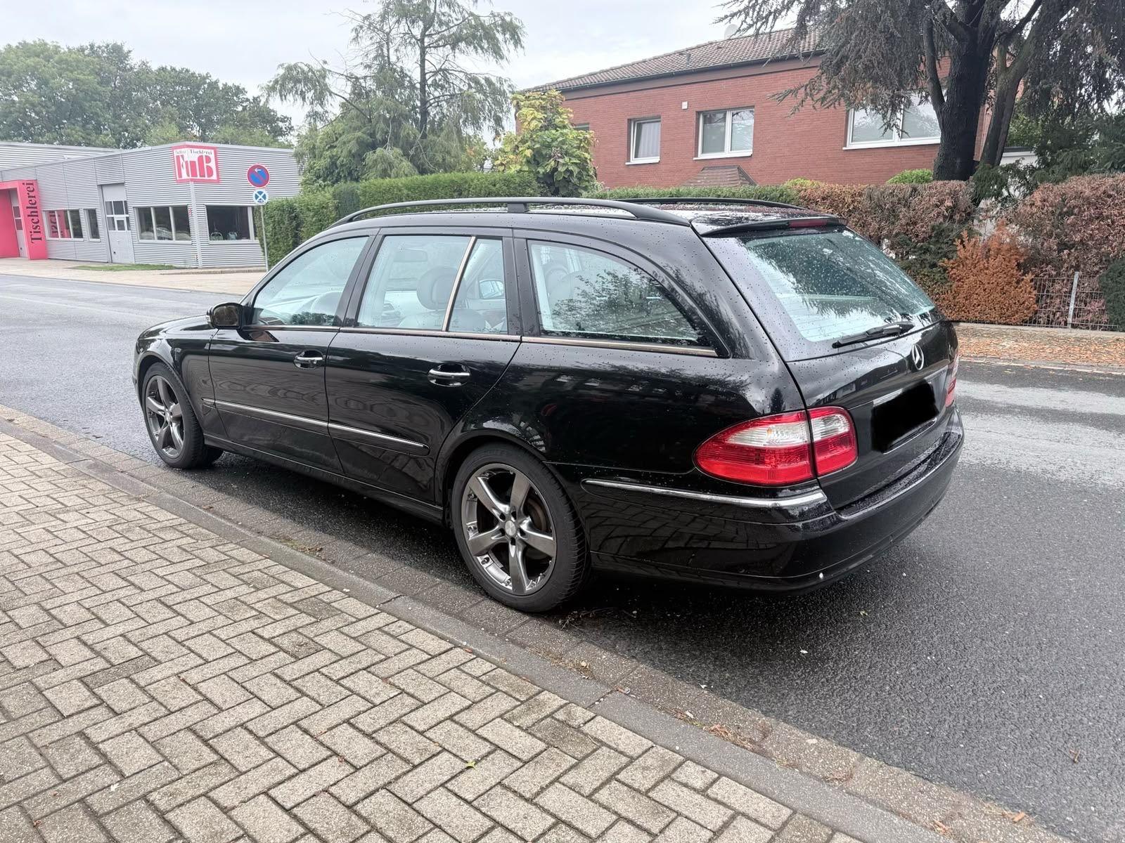 Mercedes-Benz E500 2005 — photo 6