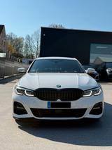 BMW 330d M Sport // Head-up // Harman Kardon / Laser - BMW 330 in Düsseldorf