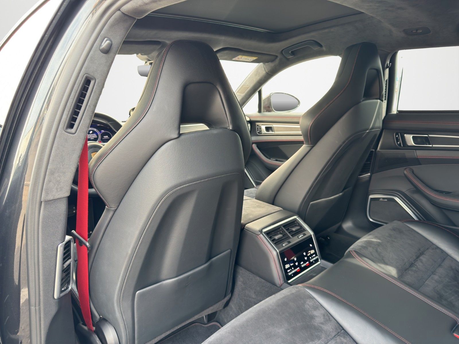 Fahrzeugabbildung Porsche PANAMERA SPORT TURISMO GTS BURM PANO STANDHEIZ