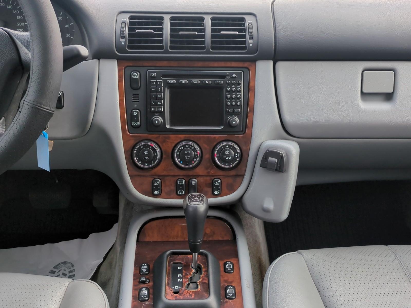 Mercedes-Benz ML270 2004 — photo 15