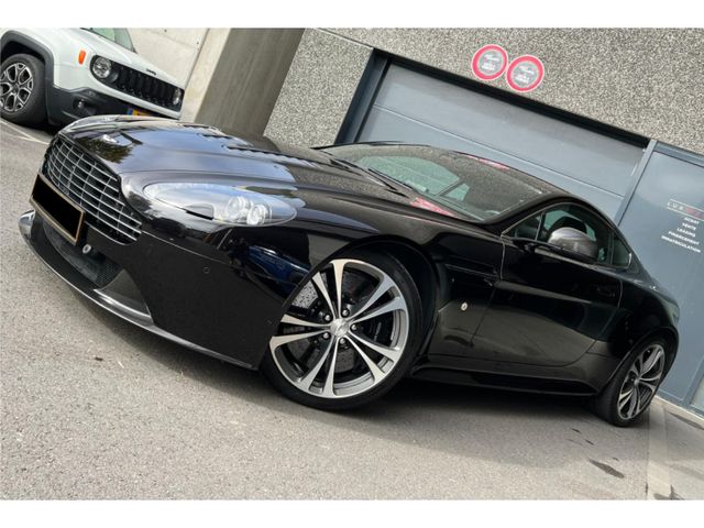 Aston Martin V12 Vantage FULL CARBON MANUAL REAR CAMERA MY201