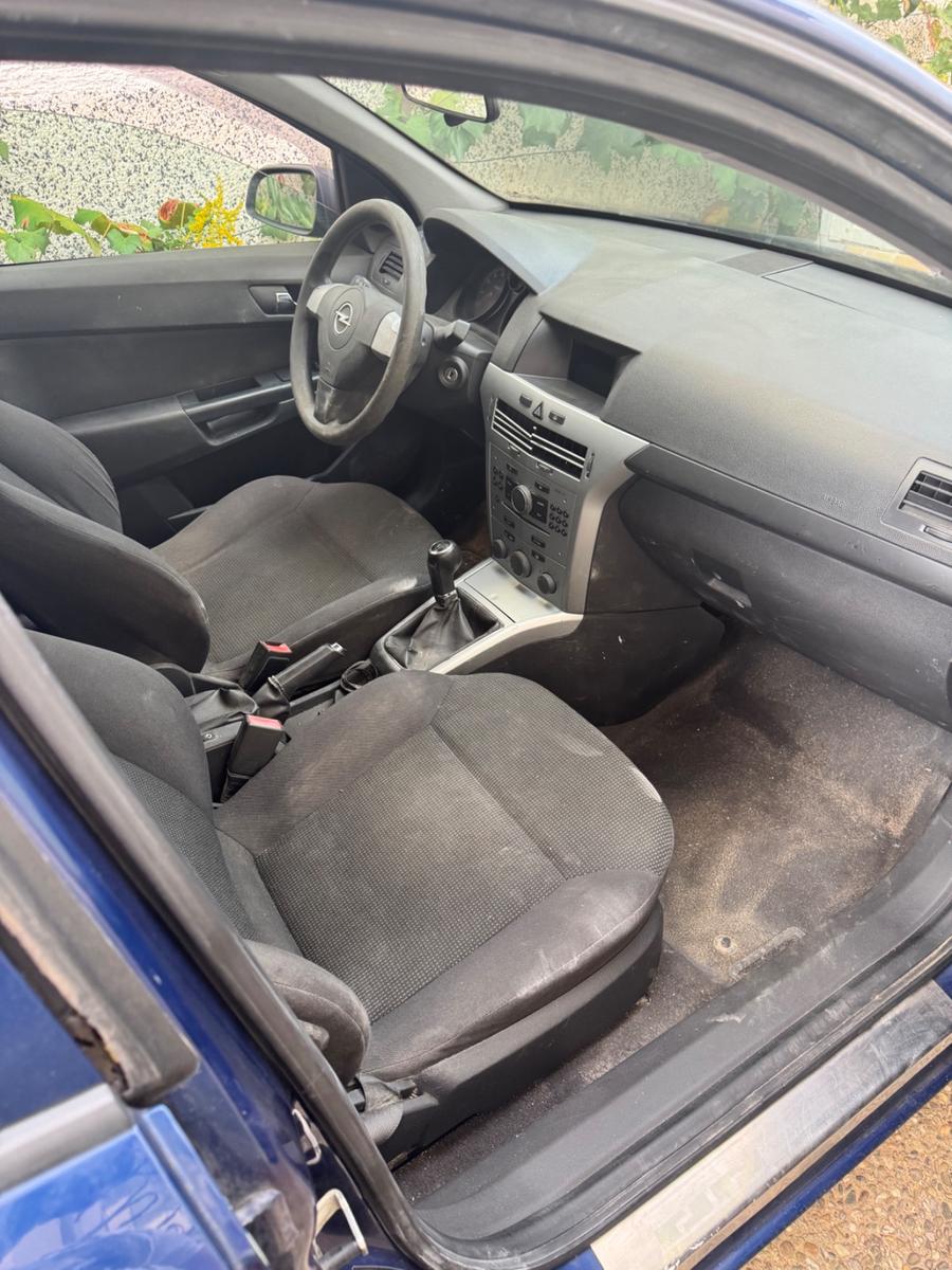Opel Astra 2009 — photo 6