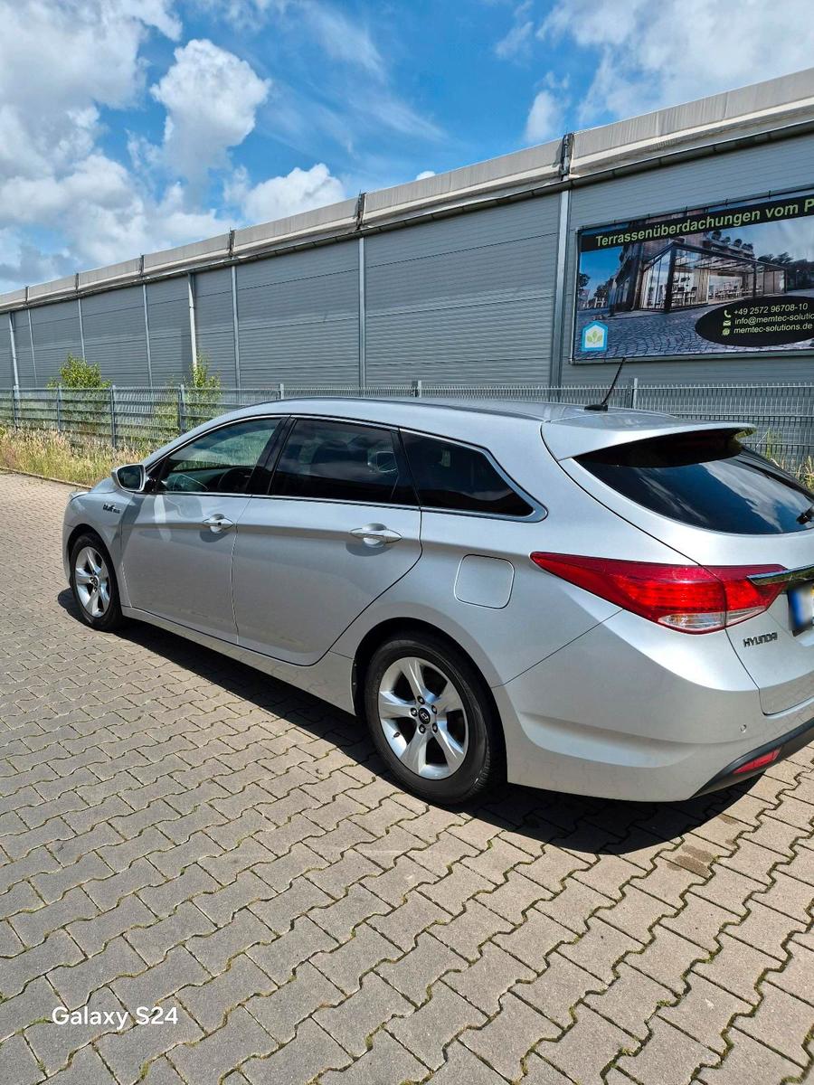 Hyundai i40 2013 — engine 137 HP (101kW)