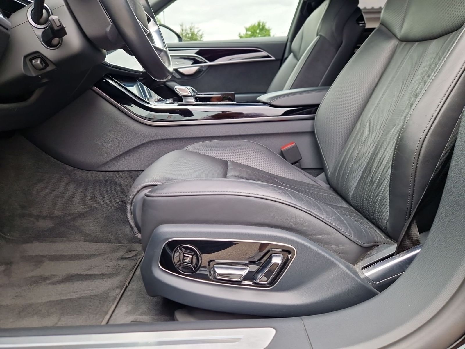 Audi A8 - Bild 20