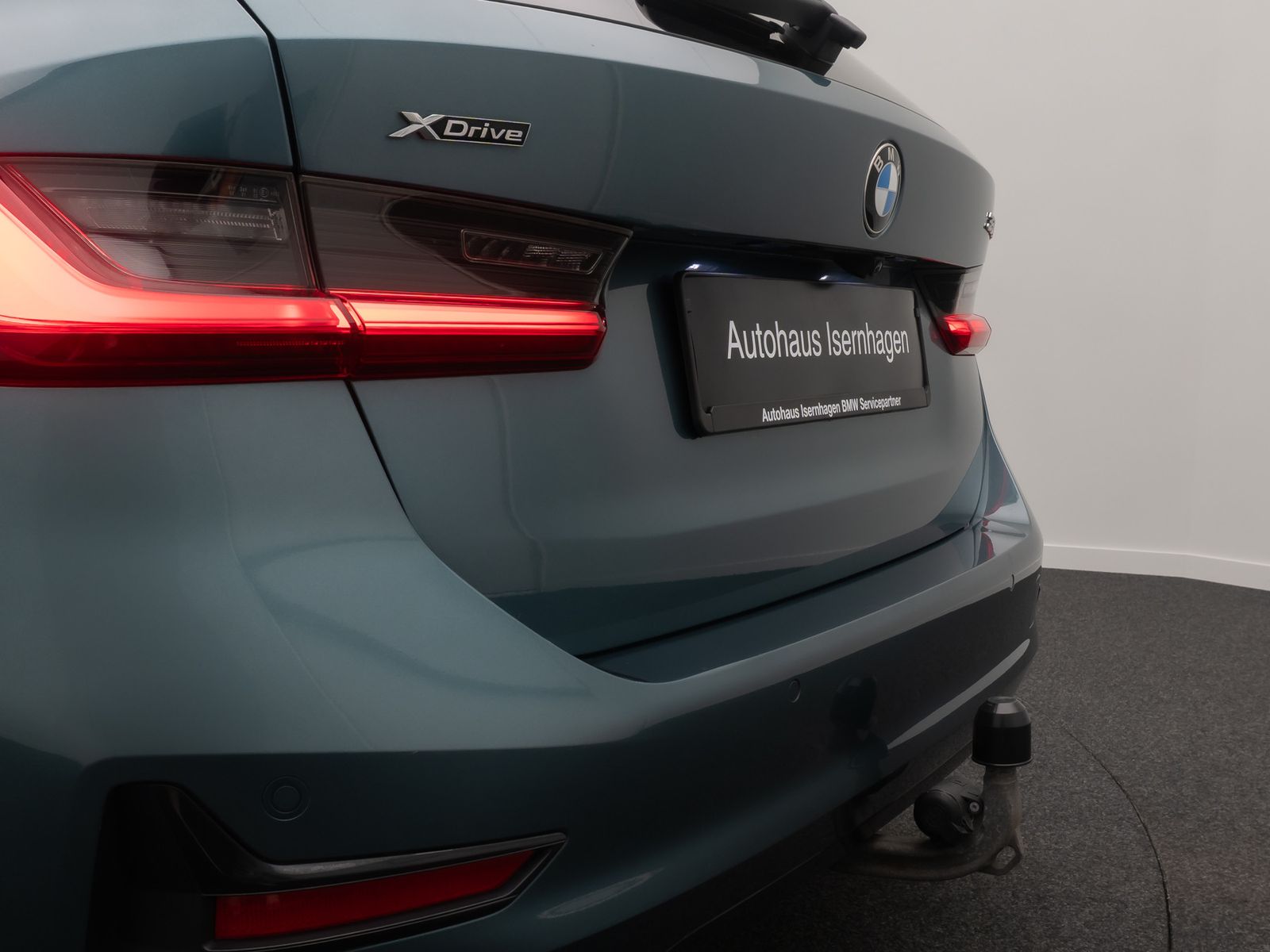 Fahrzeugabbildung BMW 330e xD SportLine Kamera DAB HiFi Stop&Go Komfor