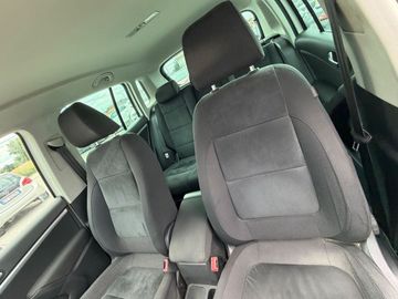 Volkswagen Tiguan - 12