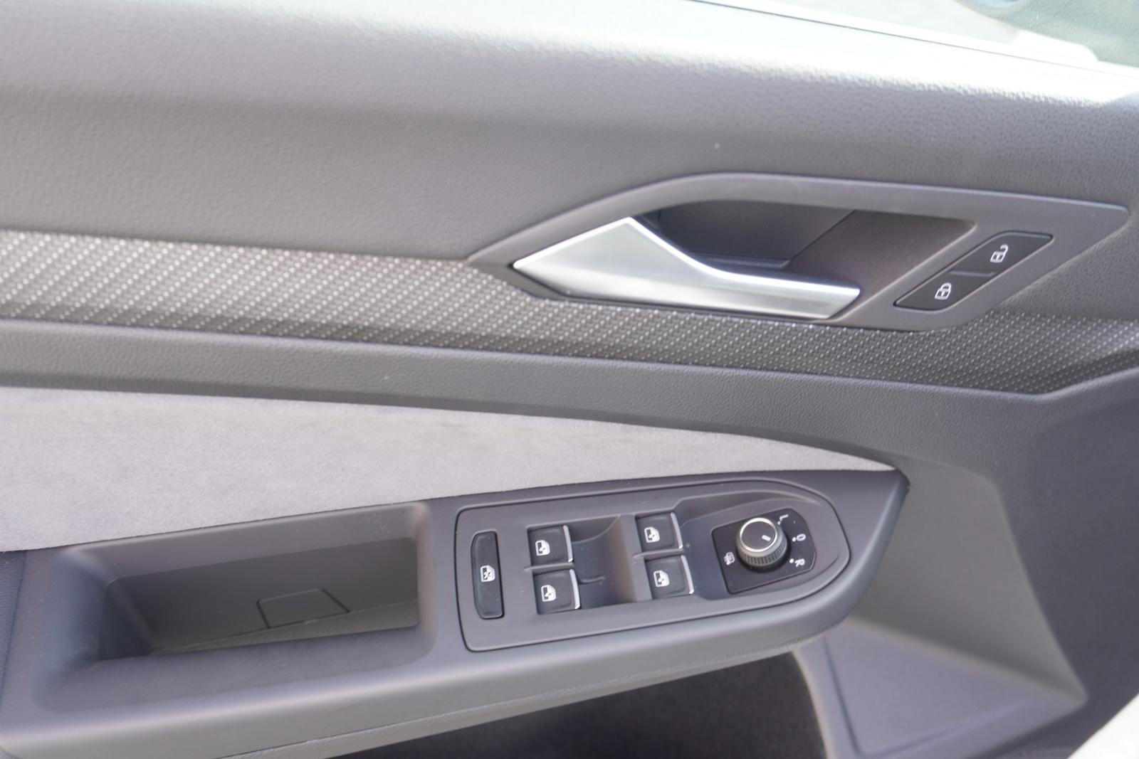 Volkswagen Golf VIII 1.5 eTSI DSG R-Line LED App Connect, миниатюра 18